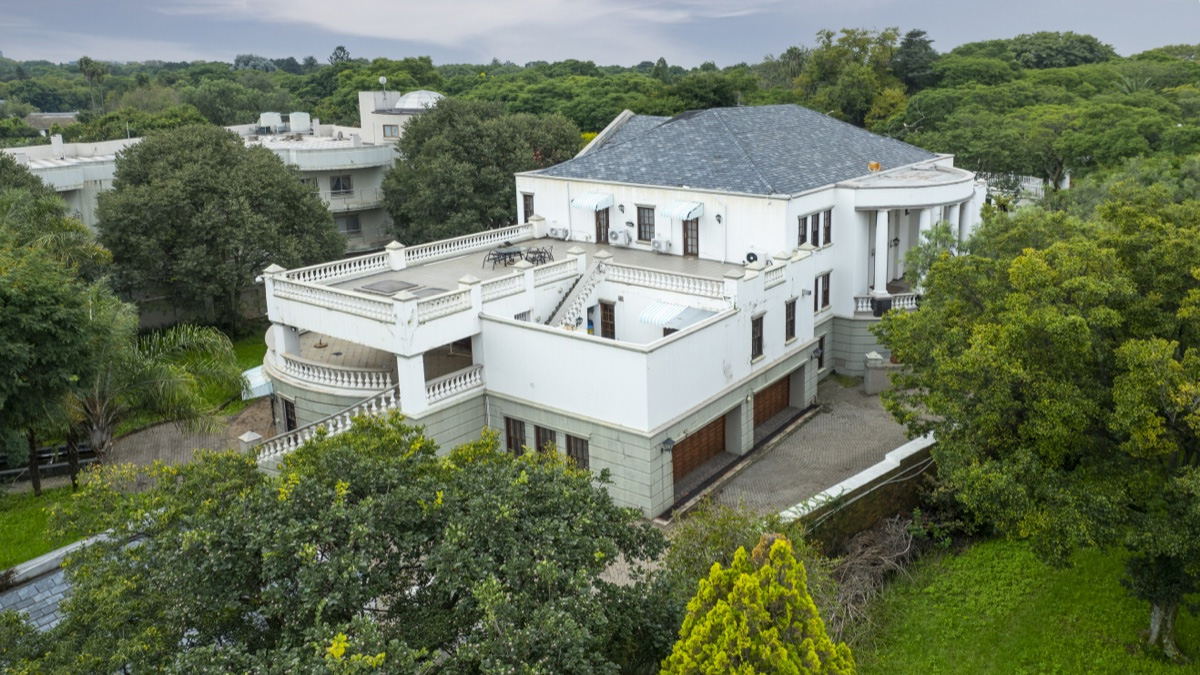 Gupta brothers' Saxonwold mansion sold at a big discount – Daily