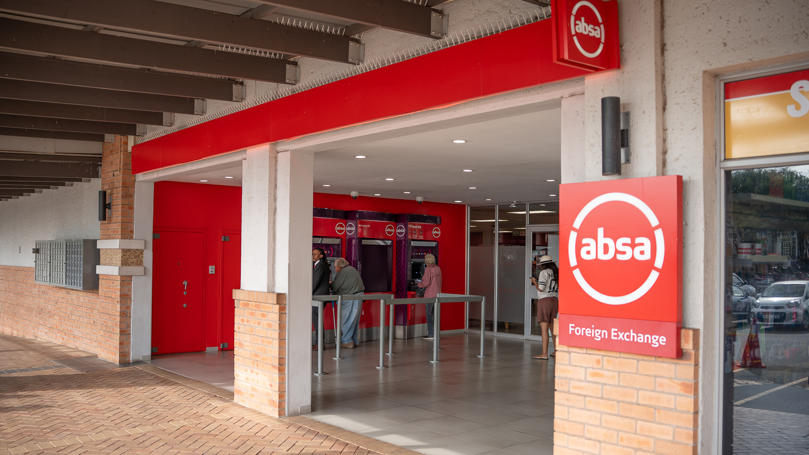 Absa loses R14 billion in one day – Daily Investor