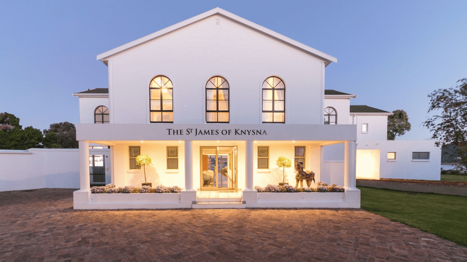 Iconic South African Hotel Goes On Sale For R60 Million Daily Investor iconic-south-african-hotel-goes-on-sale-for-r60-million-daily-investor